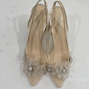 NWOT Betsey Johnson Cream Floral Slingback Heels